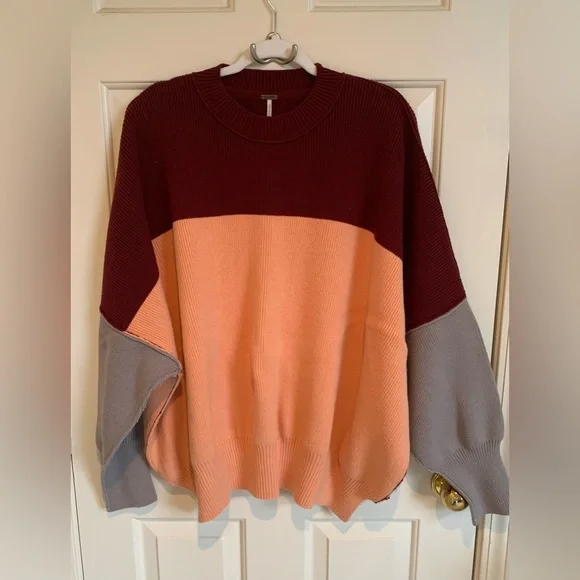Free People oversized colorblock sweater. Size L. Can fit up to XXL. - Picture 3 of 6